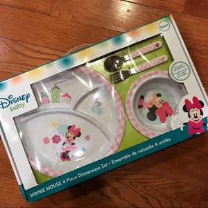 Disney Minnie Mouse 4 Piece Dinner Set